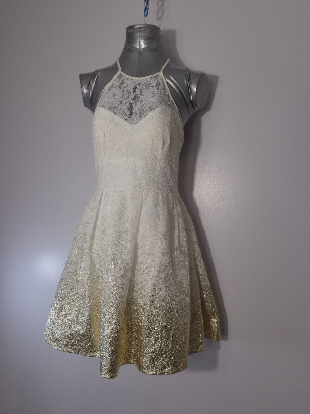 B. Darlin Halter White Lace Fades into Shimmering Gold Mini Dress Womens Sz 9/10
